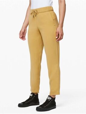 Lululemon On The Fly 7/8 Pants Woven Vintage Gold